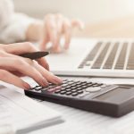 W jaki sposób efektywnie wydajnie zraszać teren zielony? Funkcjonalny poradnik dla osób zajmujących się ogrodnictwem